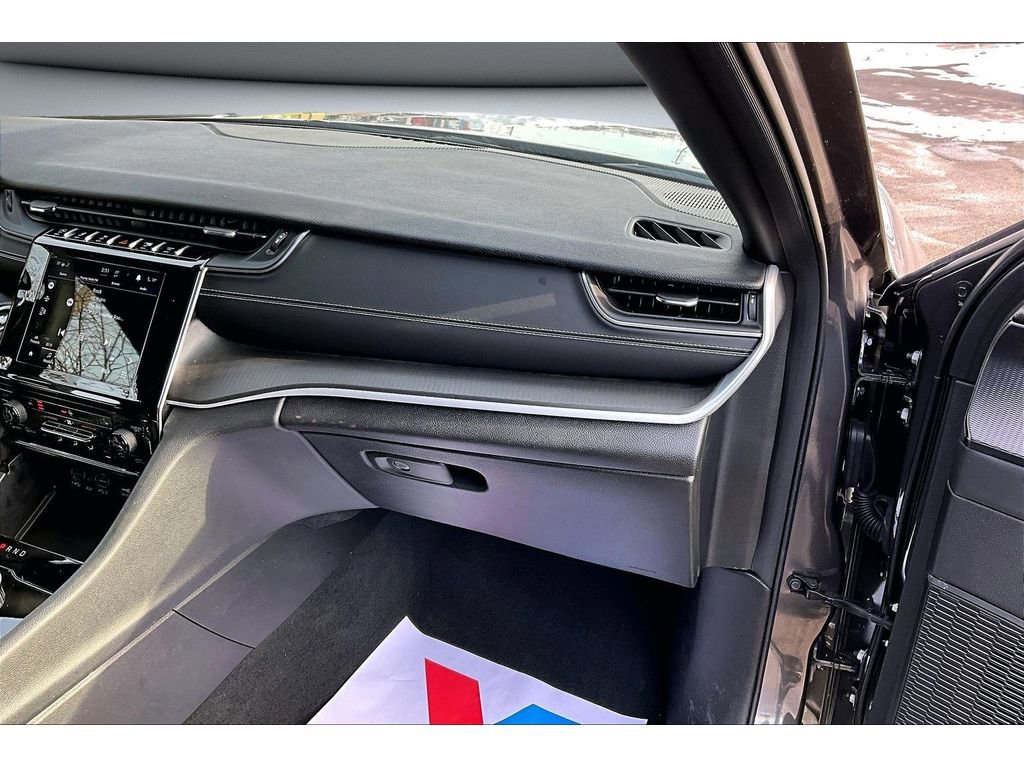 Certified 2024 Jeep Grand Cherokee L Laredo image 18