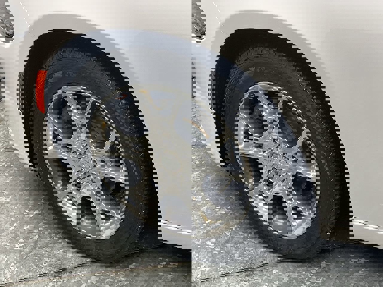 Used 2015 Dodge Charger SXT w/ AWD Plus Group image 28