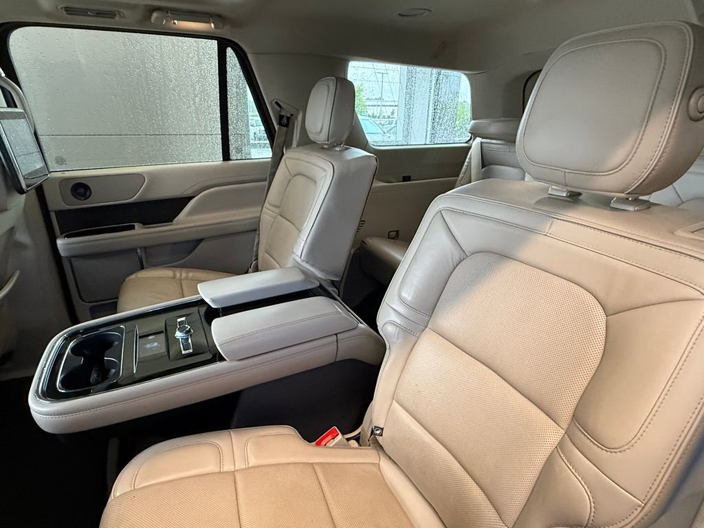 Used 2019 Lincoln Navigator Reserve AWD/4WD image 22
