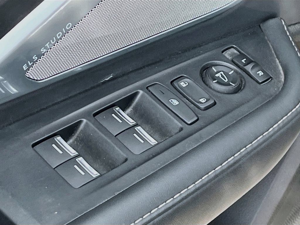 Used 2025 Acura RDX SH-AWD w/ Technology Package image 17