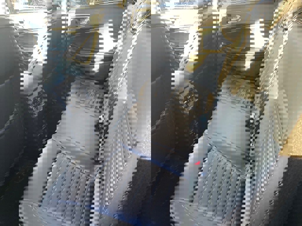 Used 2024 Ford Edge SEL image 18