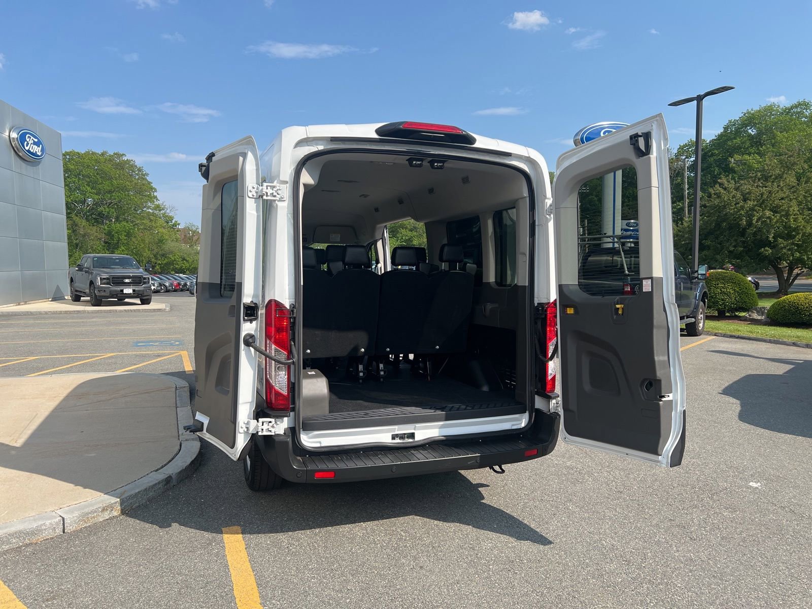 Used 2024 Ford Transit 350 XL RWD image 8