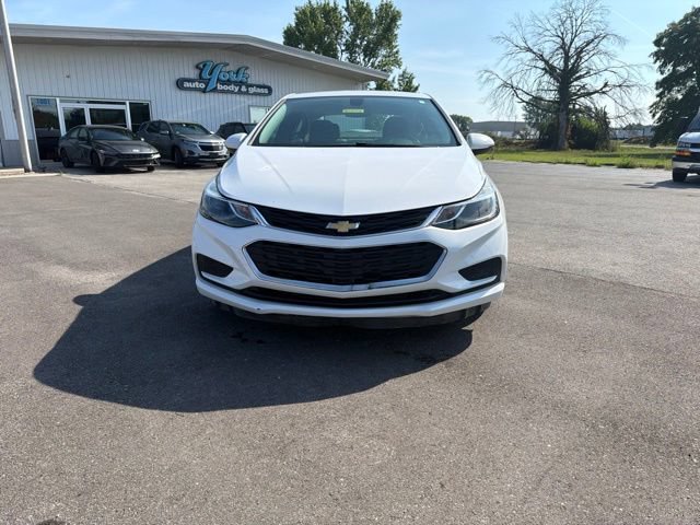 Used 2017 Chevrolet Cruze LT FWD image 3
