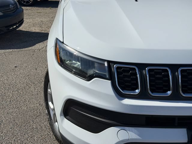 Used 2025 Jeep Compass Sport AWD/4WD image 5