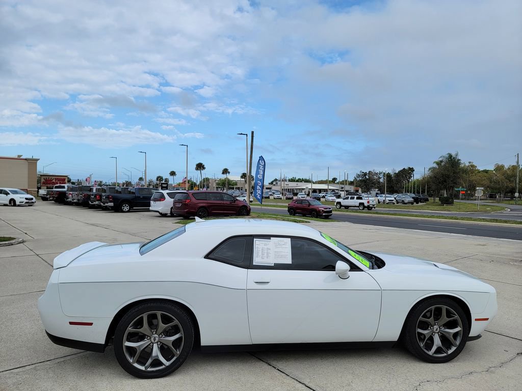 Used 2017 Dodge Challenger SXT Plus image 5