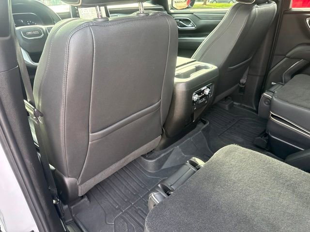 Used 2023 GMC Yukon SLT w/ SLT Luxury Package AWD/4WD image 22