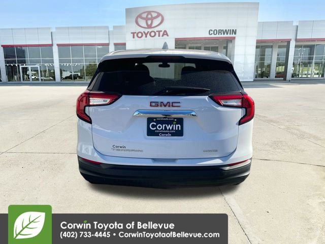 Used 2024 GMC Terrain SLE image 7