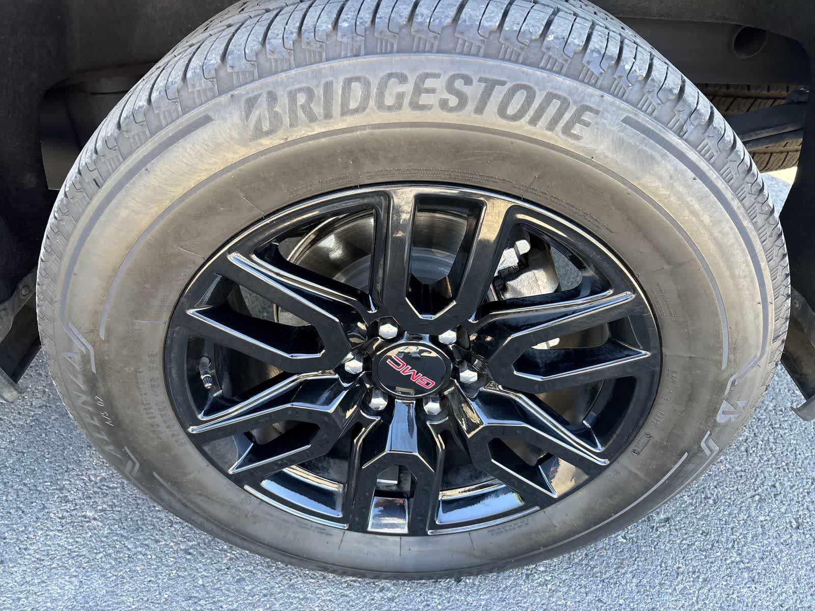 Used 2024 GMC Sierra 1500 Elevation w/ Preferred Package AWD/4WD image 4