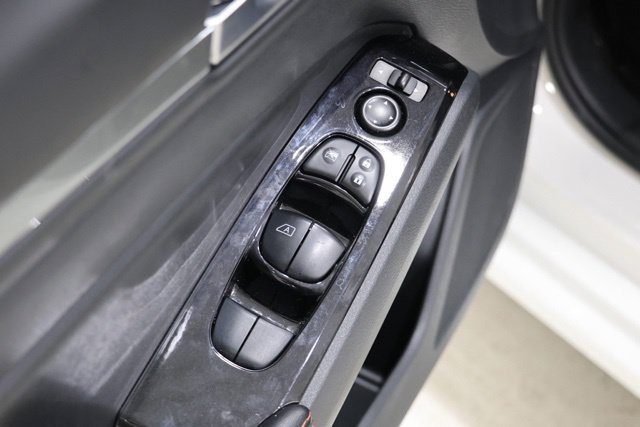 Used 2025 Nissan Altima 2.5 SR FWD image 18