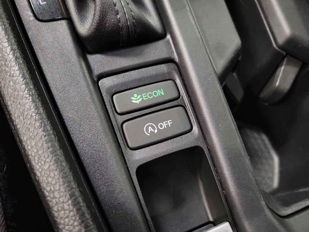 Used 2025 Honda Accord SE image 19
