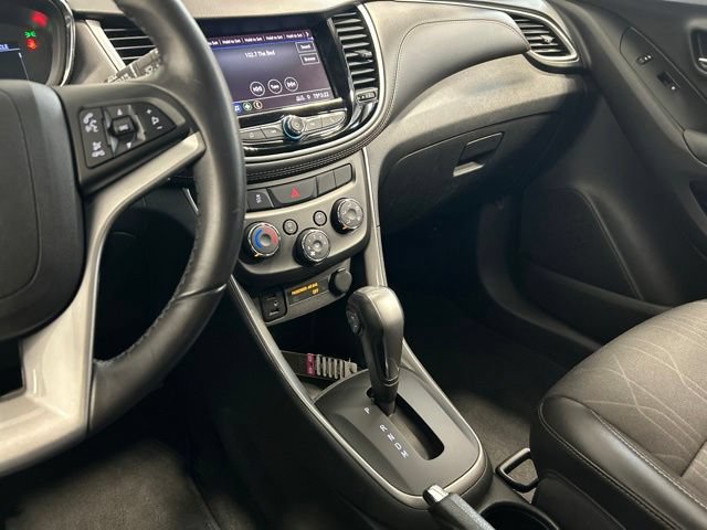 Used 2021 Chevrolet Trax LT w/ LT Convenience Package AWD/4WD image 26