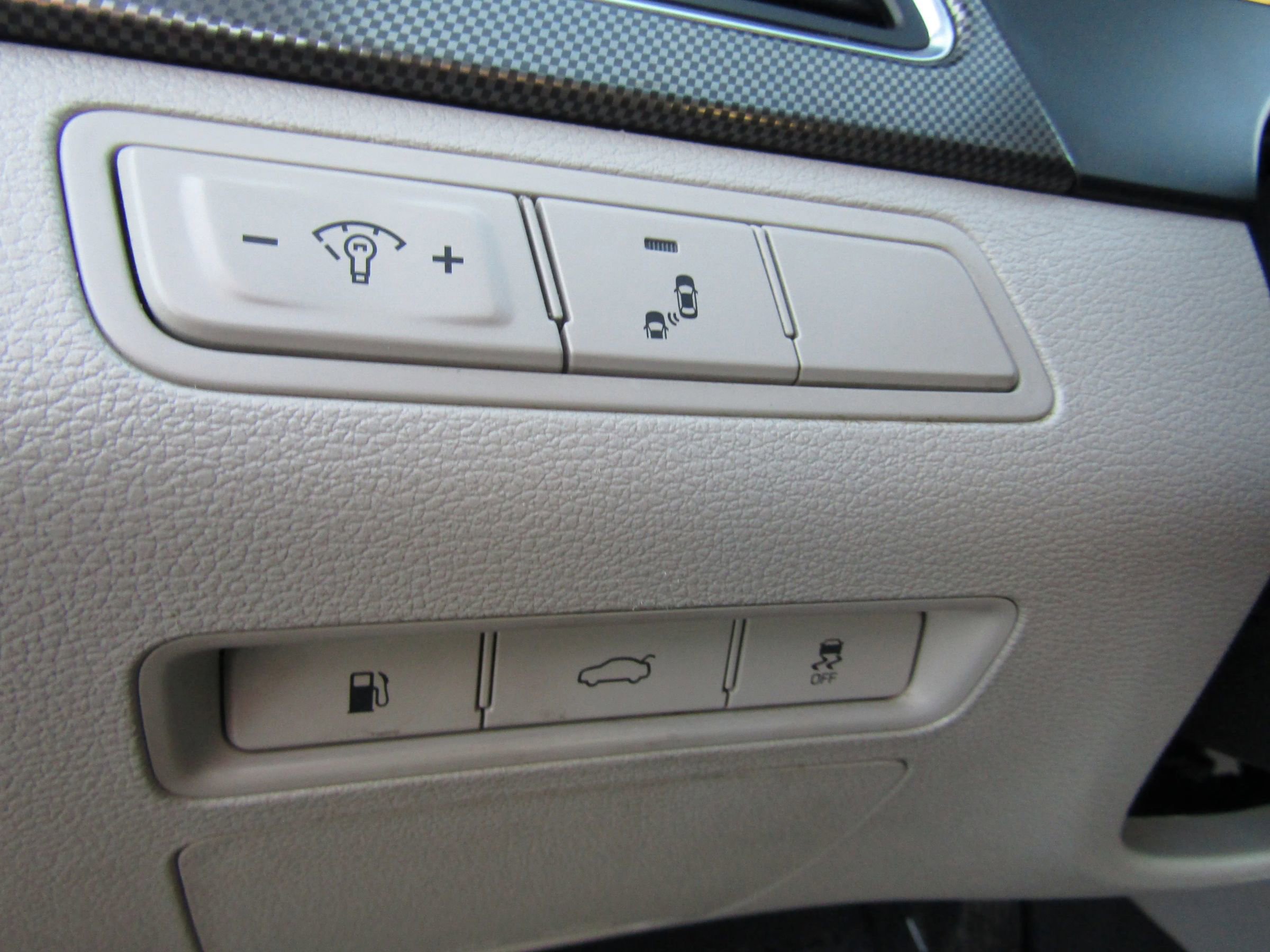 Used 2015 Hyundai Sonata Sport w/ Option Group 03 image 18