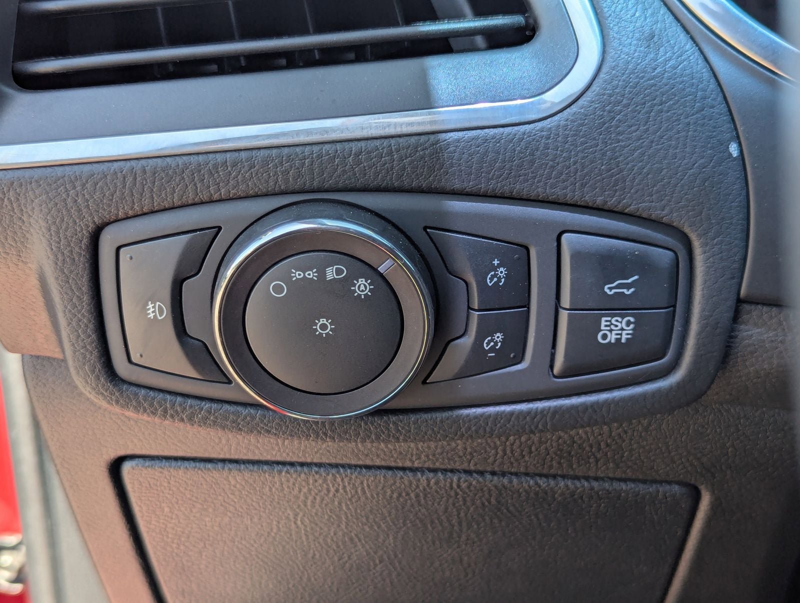 Used 2020 Ford Edge ST w/ Equipment Group 401A AWD/4WD image 31
