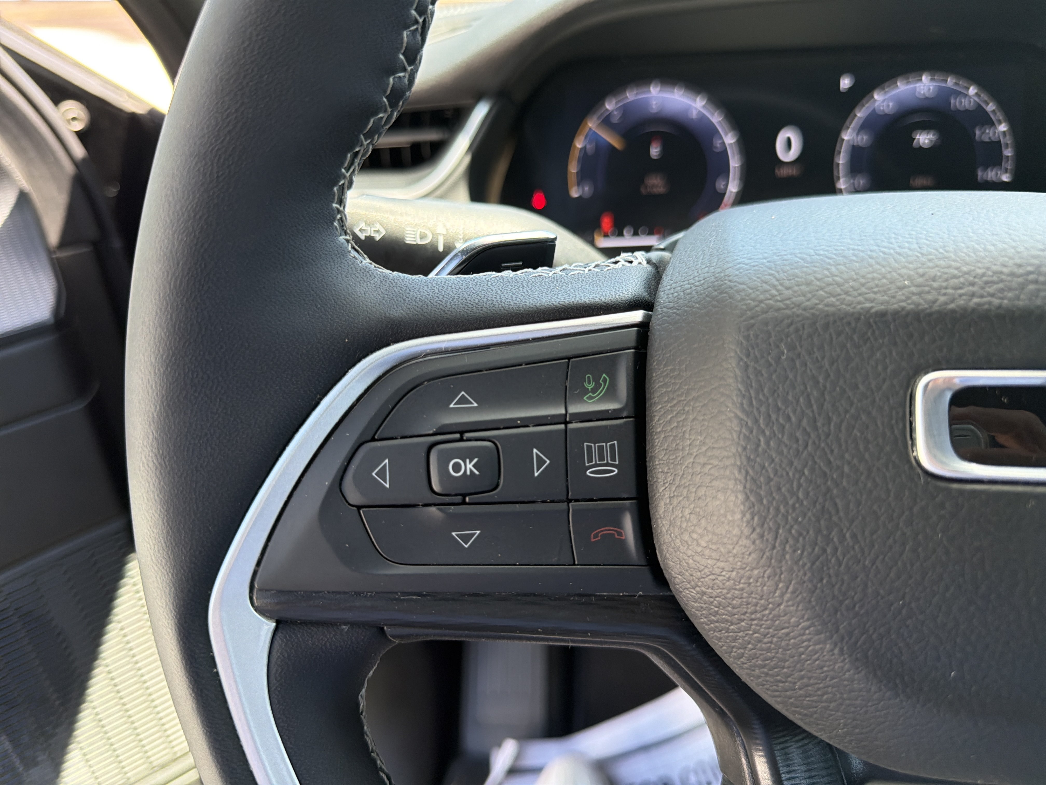 Certified 2025 Jeep Grand Cherokee Laredo X w/ Luxury Tech Group I AWD/4WD image 26