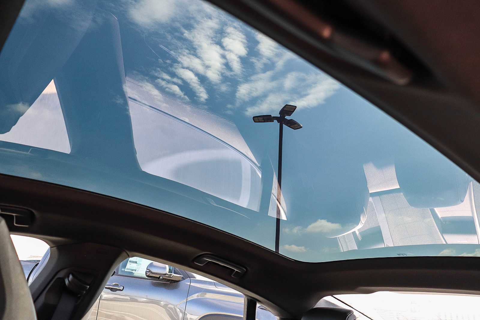 Used 2022 Audi e-tron GT Premium Plus image 34