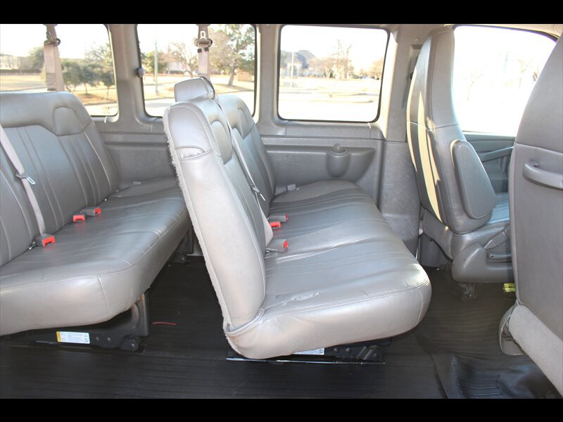 Used 2020 Chevrolet Express 3500 LS RWD image 18