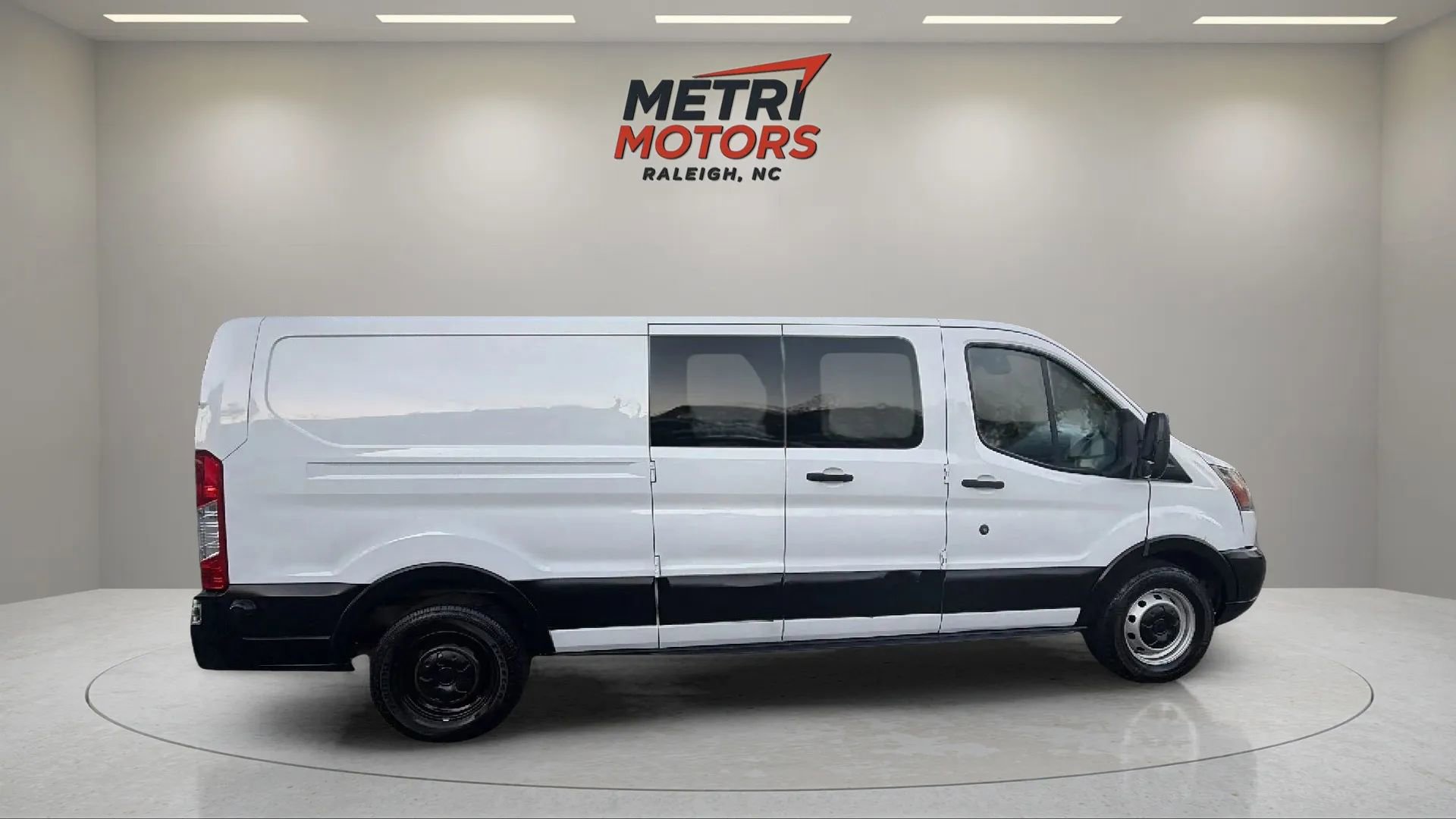 Used 2019 Ford Transit 250 Low Roof w/60/40 Side Door w/L image 2