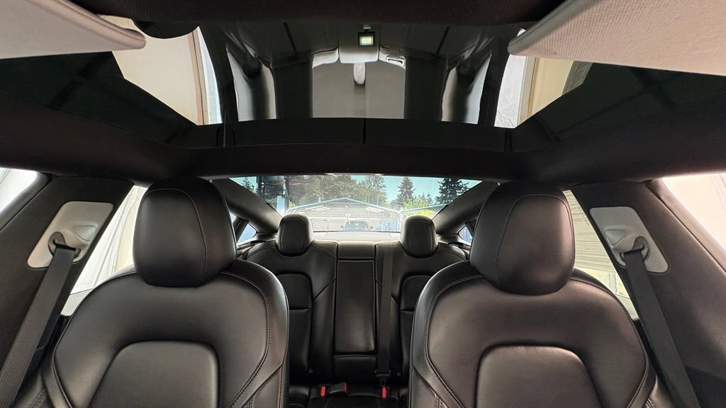 Used 2022 Tesla Model 3 Long Range AWD/4WD image 29