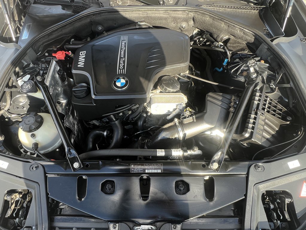 Used 2012 BMW 528i xDrive Sedan image 9