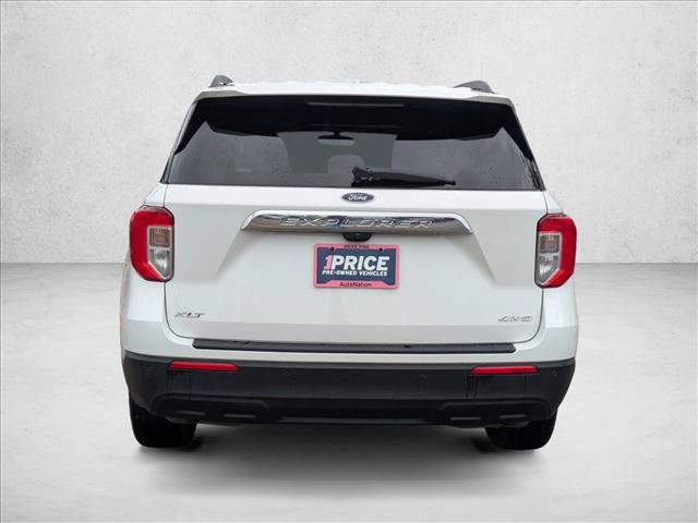 Used 2022 Ford Explorer XLT AWD/4WD image 7