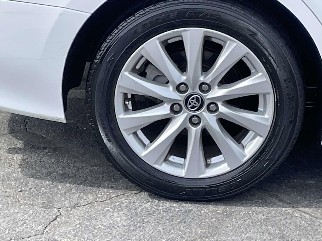 Used 2019 Toyota Camry LE image 11