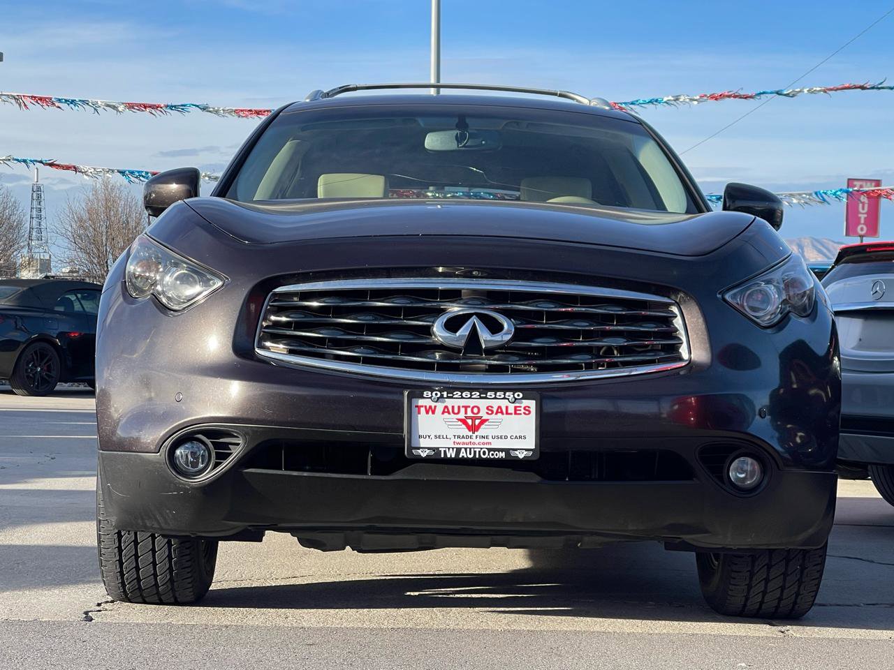 Used 2010 INFINITI FX35 FX35 AWD w/ Navigation Pkg image 2