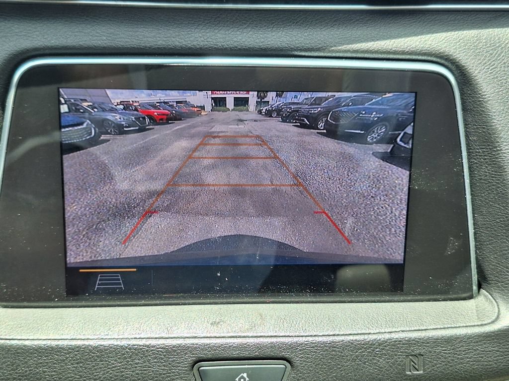 Used 2019 Cadillac XT4 Luxury FWD image 16
