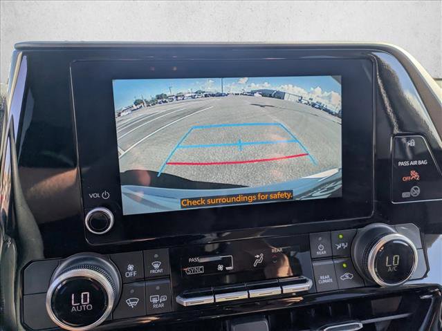 Used 2023 Toyota Highlander L image 13