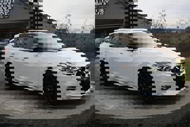 Used 2016 Nissan Maxima SR w/ Midnight Edition image 3