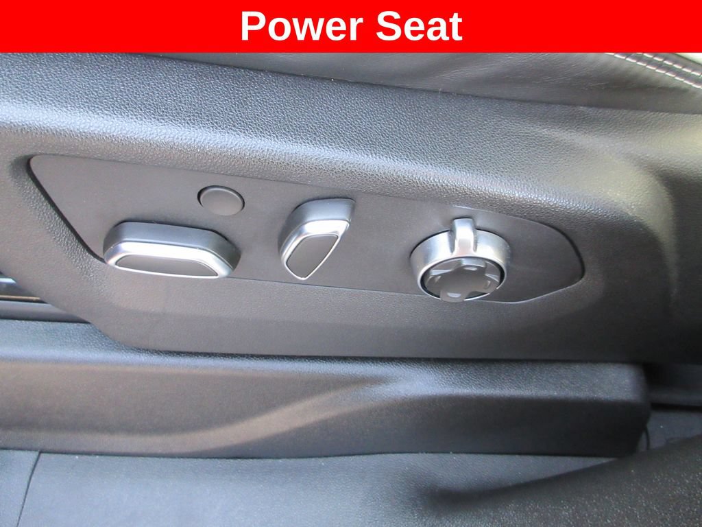 Used 2025 GMC Yukon XL AT4 Ultimate AWD/4WD image 31