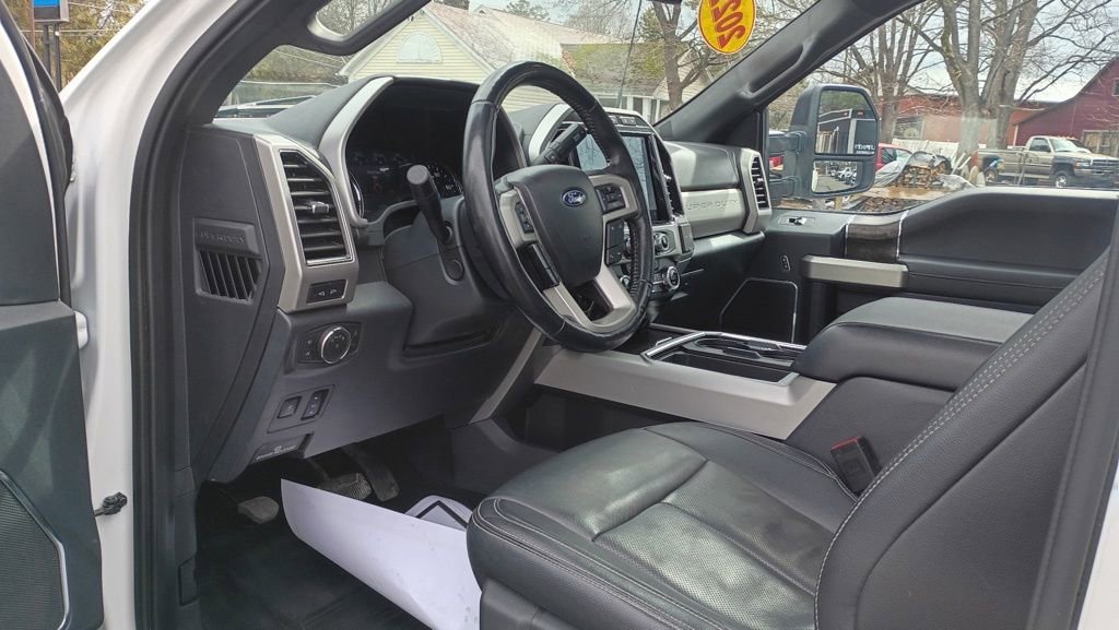 Used 2022 Ford F350 Lariat w/ Black Appearance Package image 11