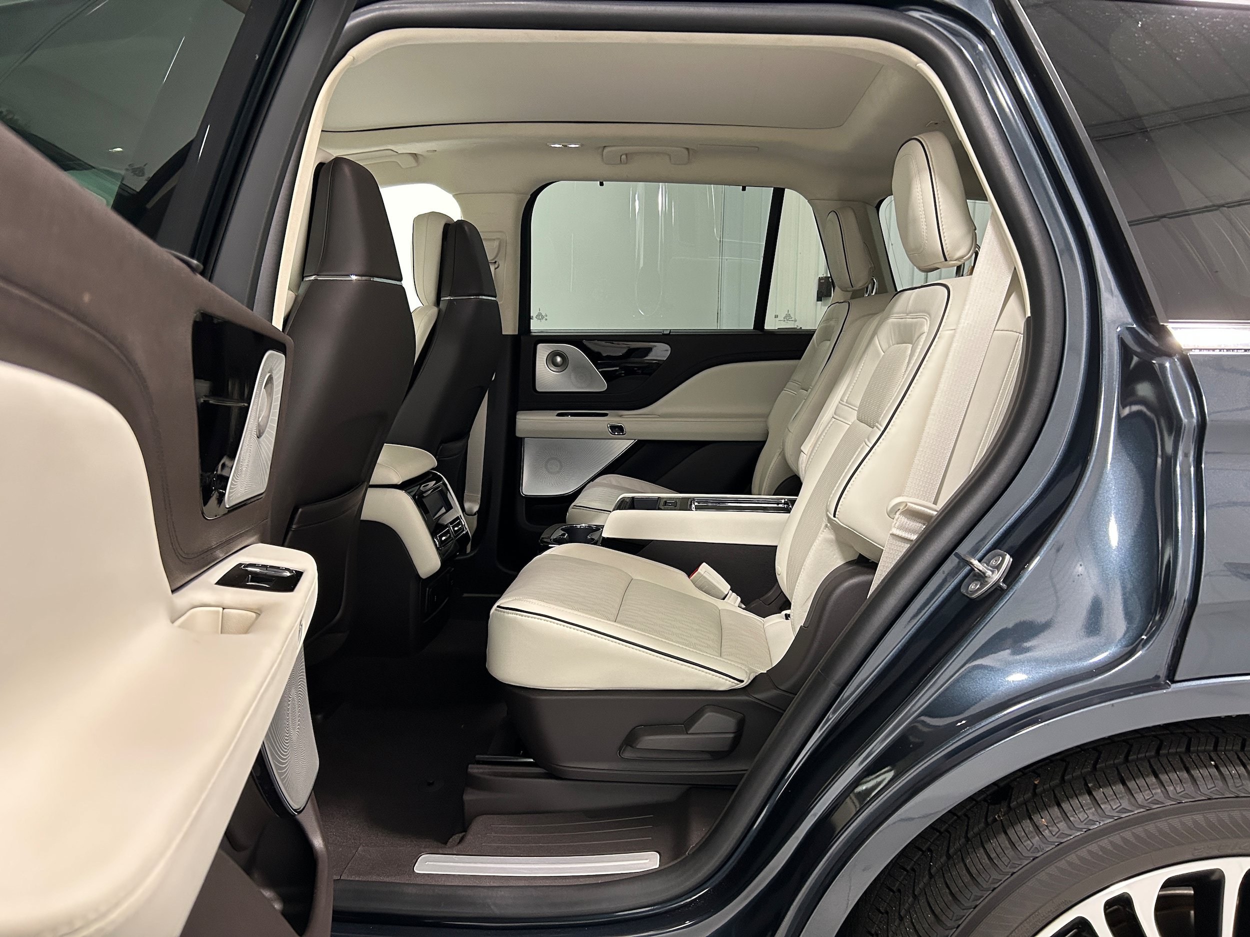 Used 2021 Lincoln Aviator Black Label AWD/4WD image 30