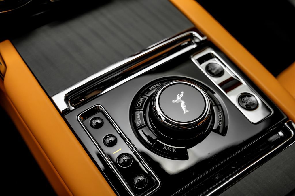 Used 2022 Rolls-Royce Cullinan AWD/4WD image 32