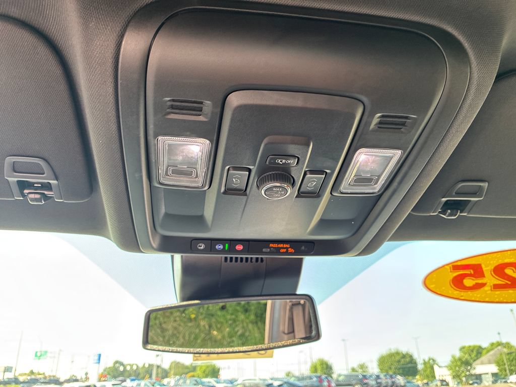 Used 2025 Chevrolet Tahoe RST w/ Comfort Package AWD/4WD image 16