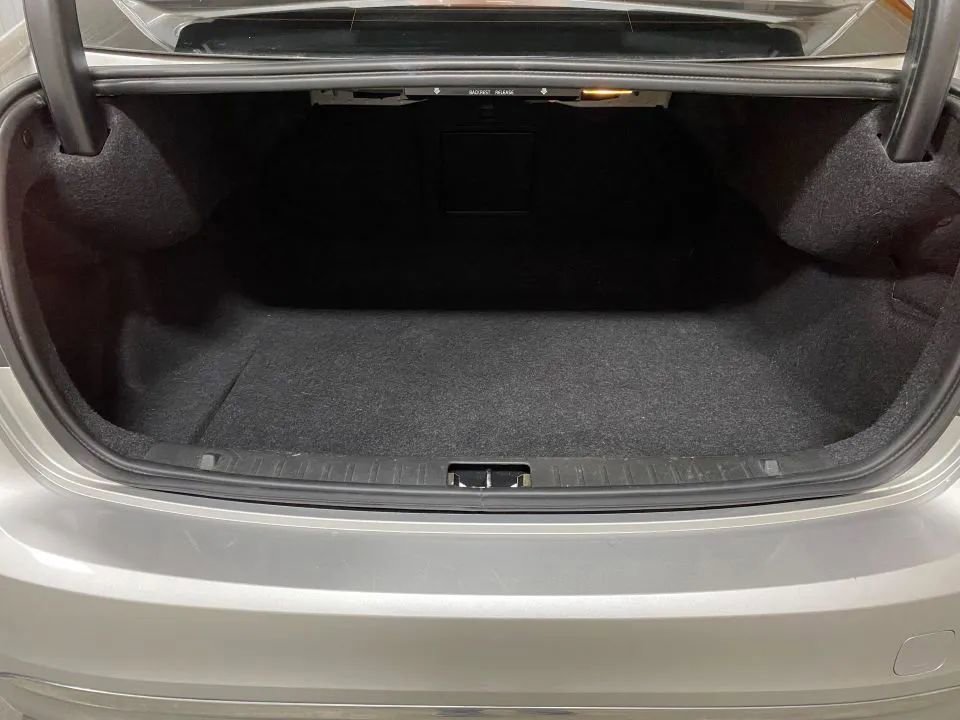 Used 2018 Volvo S60 T5 Inscription image 32