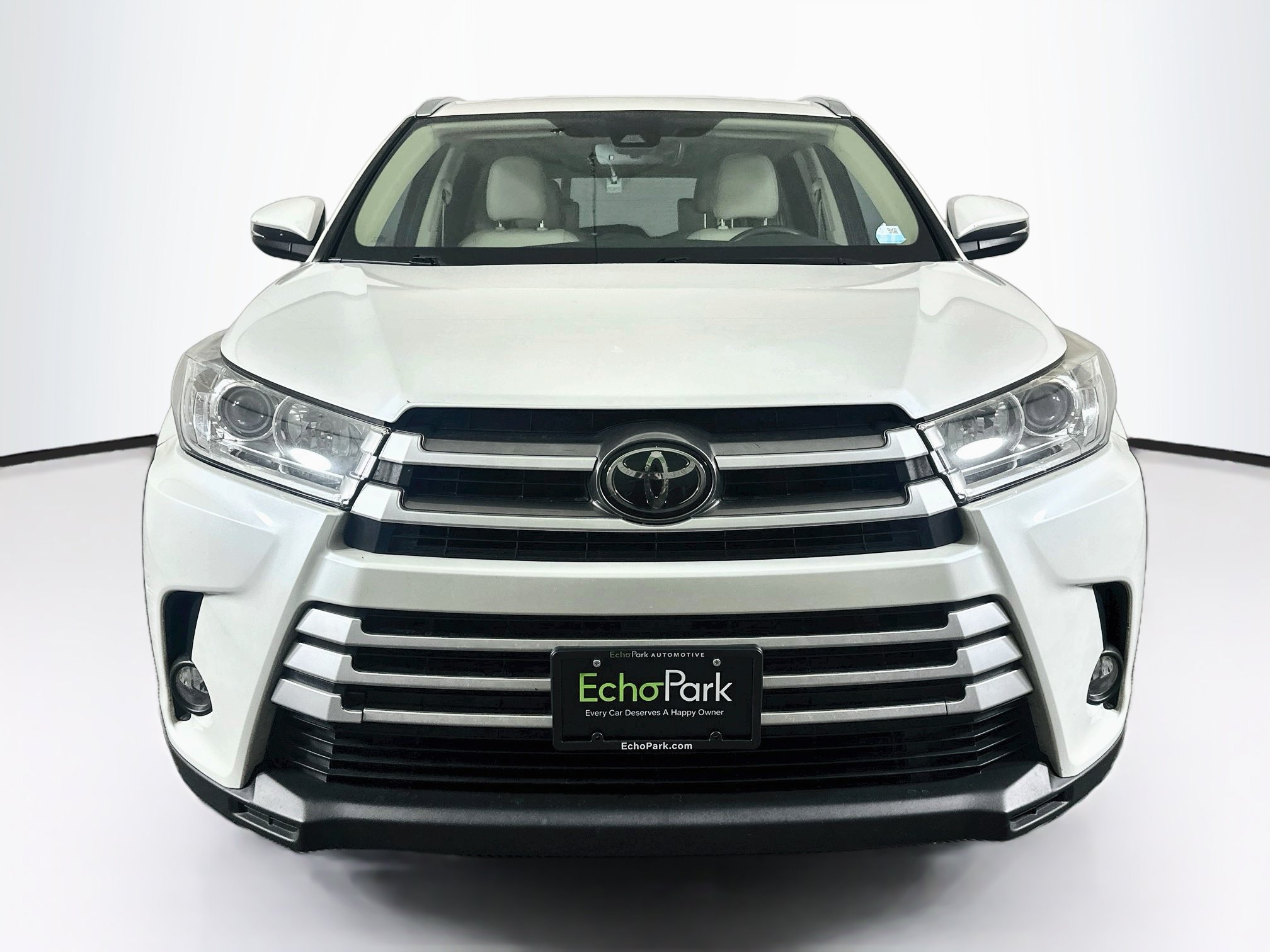 Used 2018 Toyota Highlander XLE FWD image 2