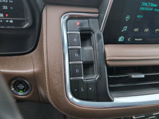 Used 2023 Chevrolet Suburban High Country image 23