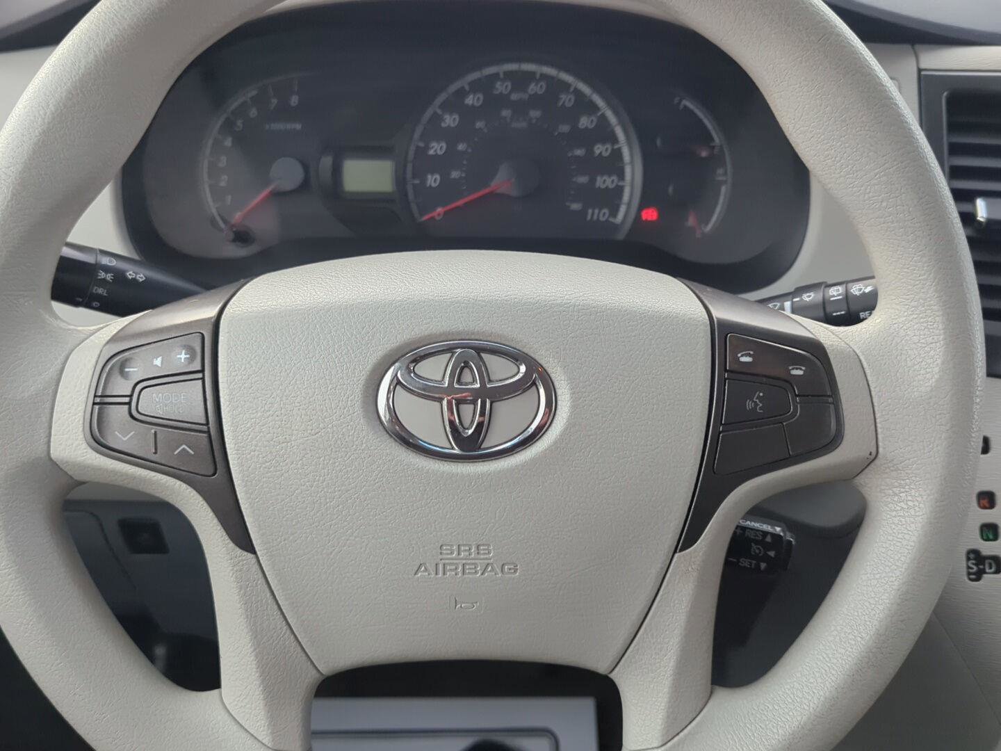 Used 2011 Toyota Sienna LE image 13