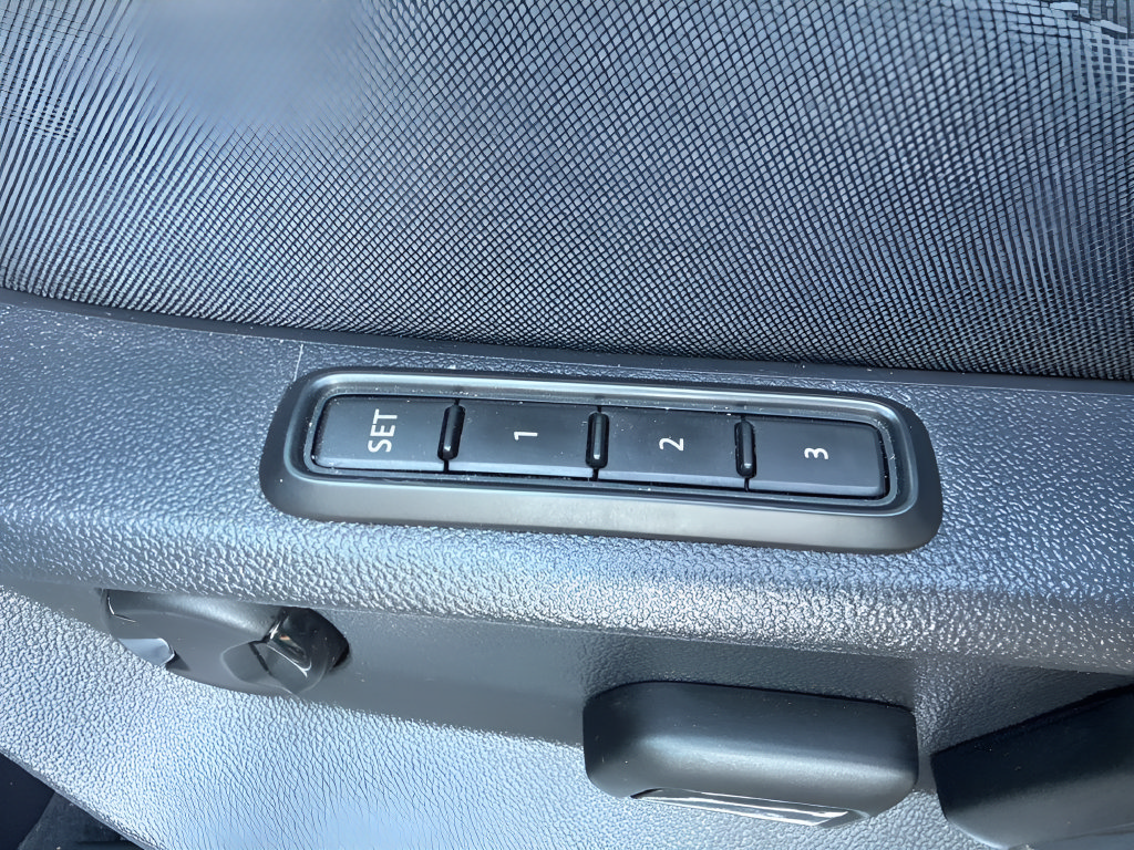 Used 2019 Volkswagen Tiguan SEL Premium AWD/4WD image 22