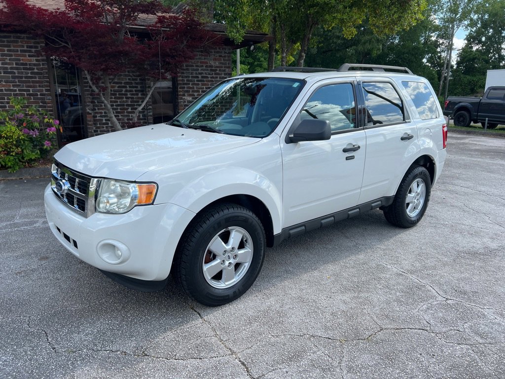 Used 2010 Ford Escape XLT FWD image 1