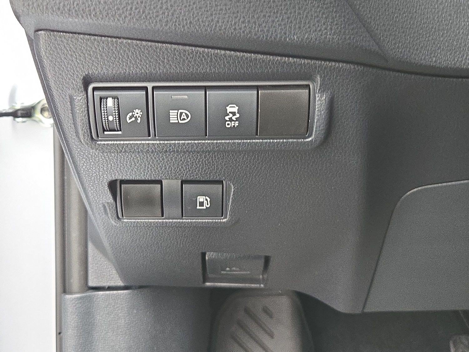 Certified 2024 Toyota Corolla Cross AWD Hybrid w/ Moonroof Package image 28