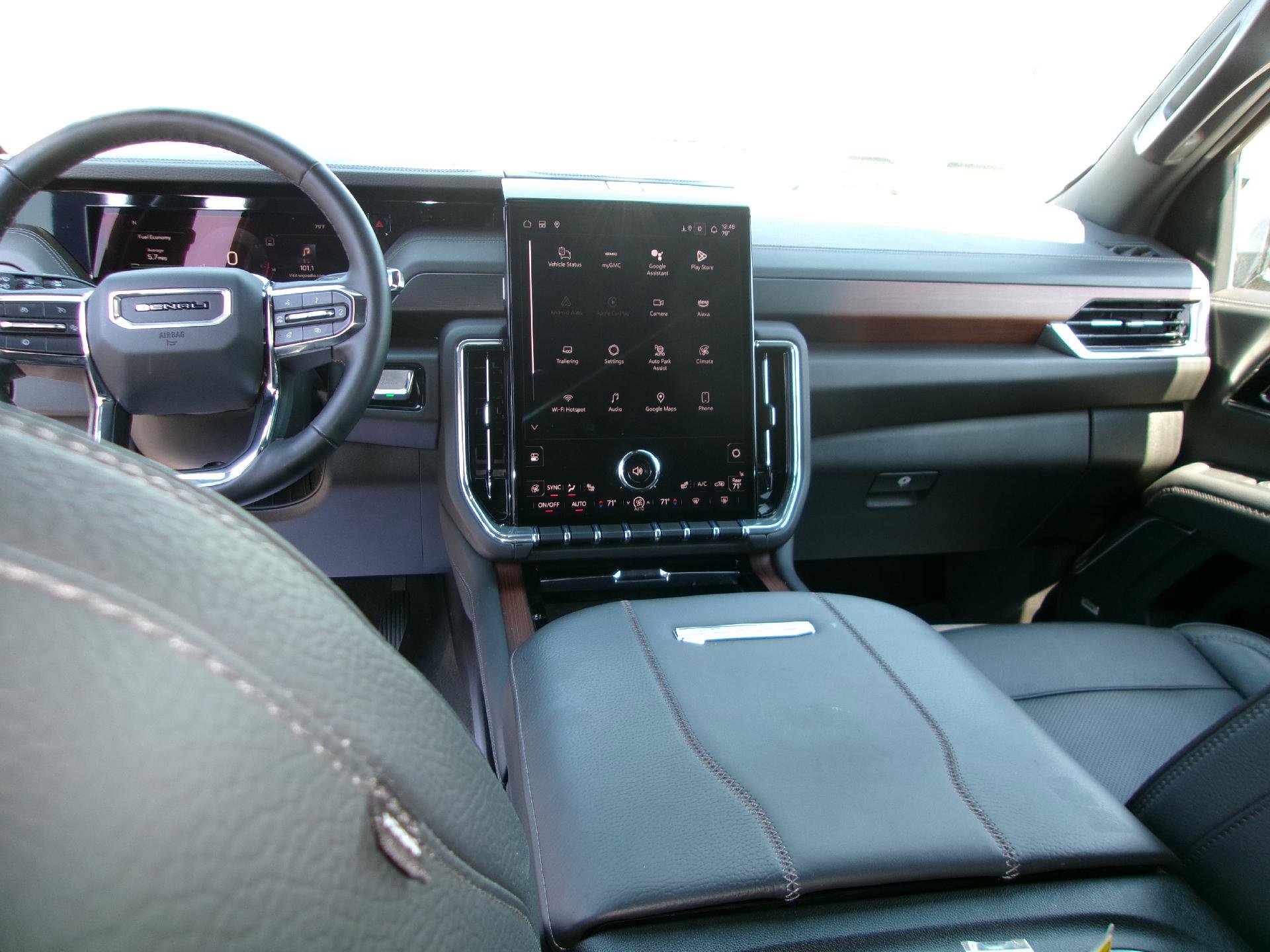 Used 2025 GMC Yukon Denali image 15