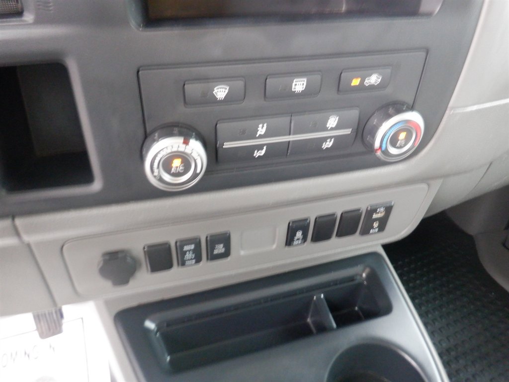 Used 2021 Nissan NV 3500 SV RWD image 14