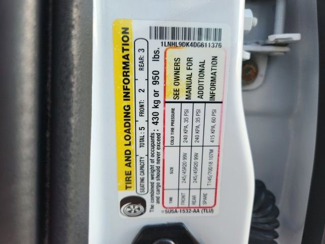 Used 2013 Lincoln MKS image 30