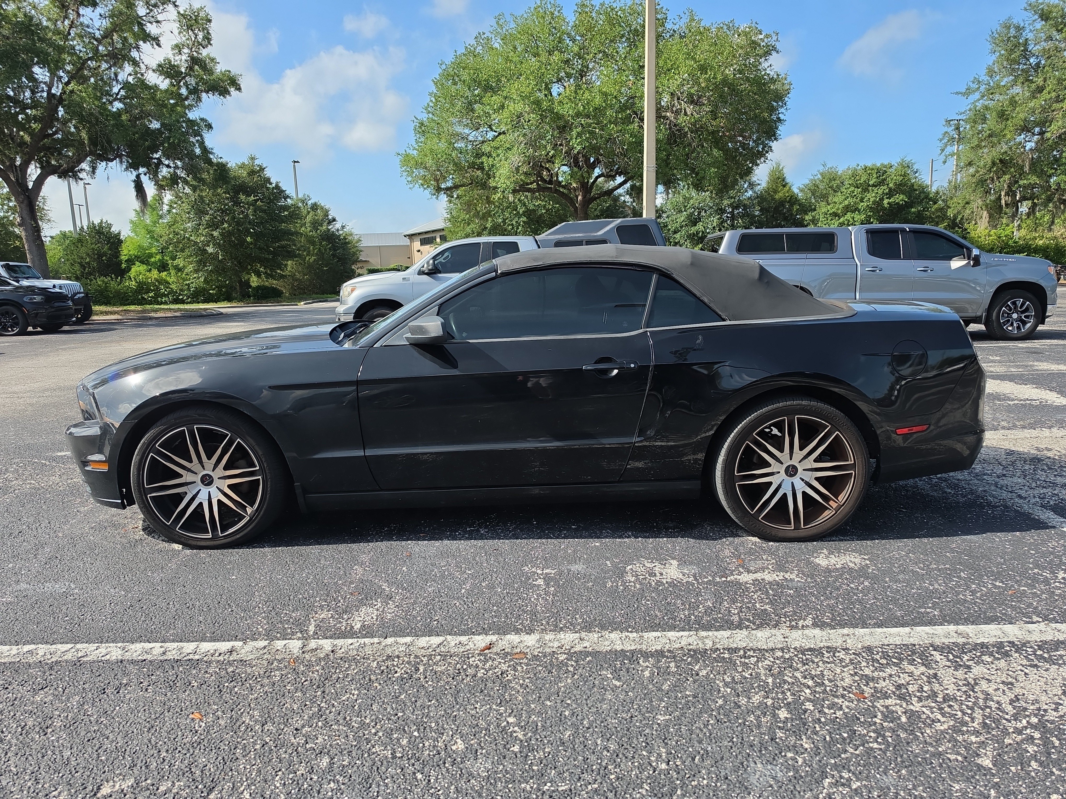 Used 2014 Ford Mustang Convertible RWD image 6