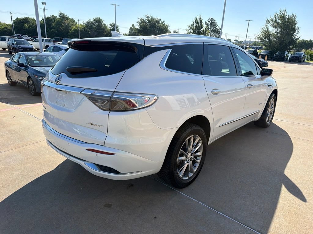 Used 2022 Buick Enclave Avenir w/ Avenir Technology Package FWD image 5