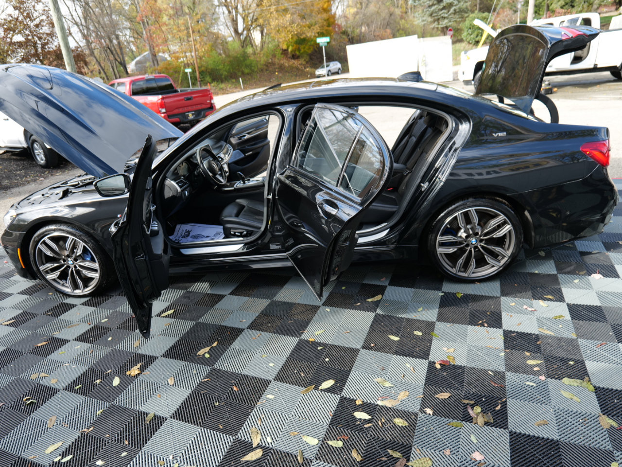 Used 2018 BMW M760i xDrive image 60