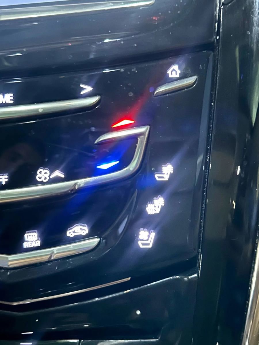 Used 2015 Cadillac Escalade Platinum image 30