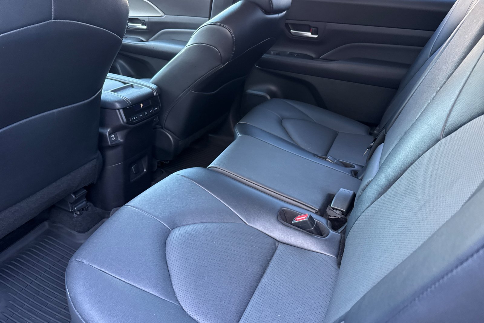 Certified 2024 Toyota Grand Highlander AWD image 16
