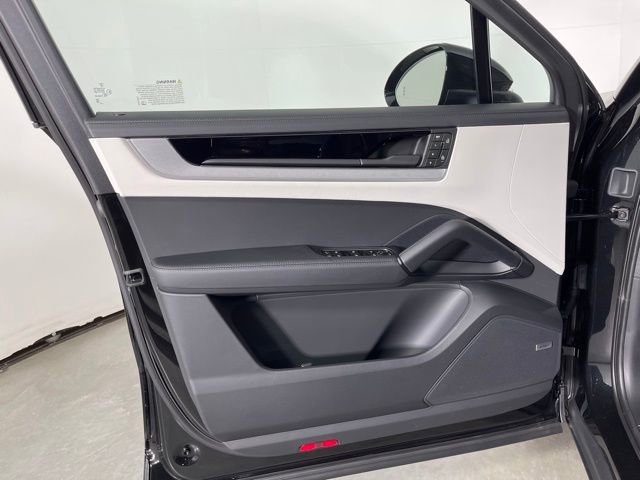 New 2026 Porsche Cayenne E-Hybrid Coupe image 35